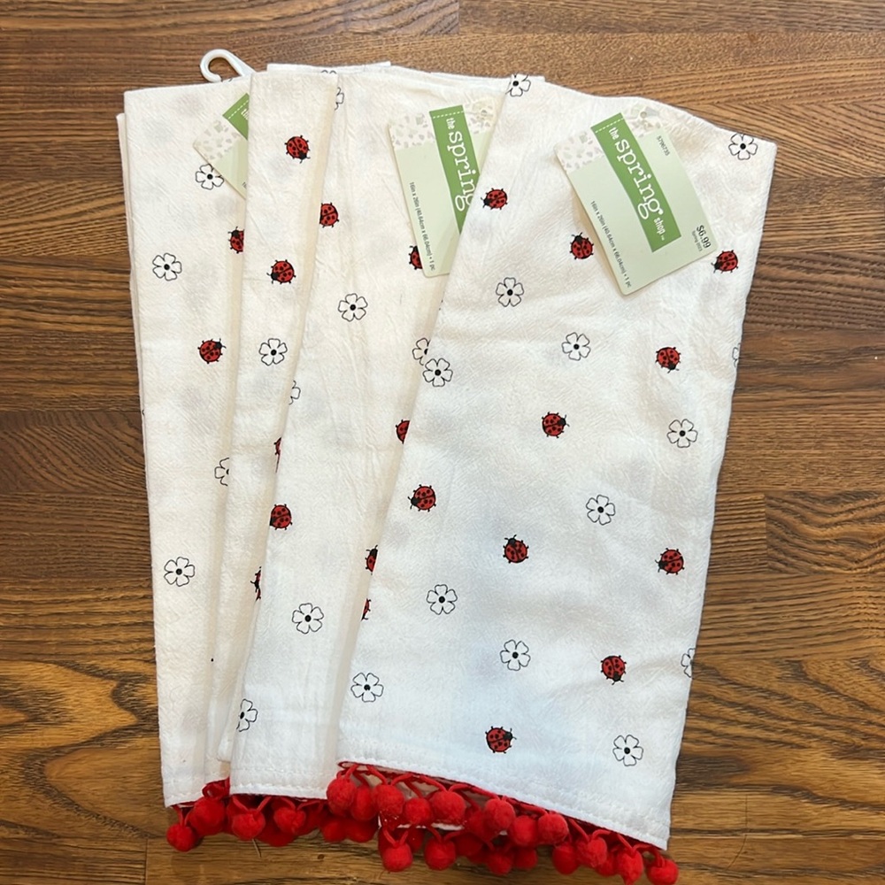 New four piece kitchen towel set